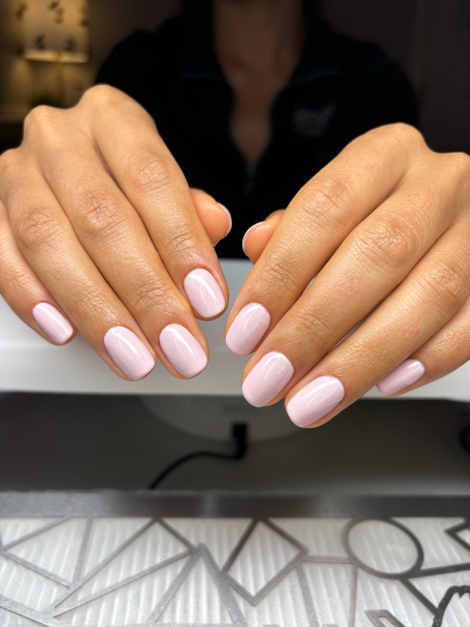 Simple pink European-style manicure design example